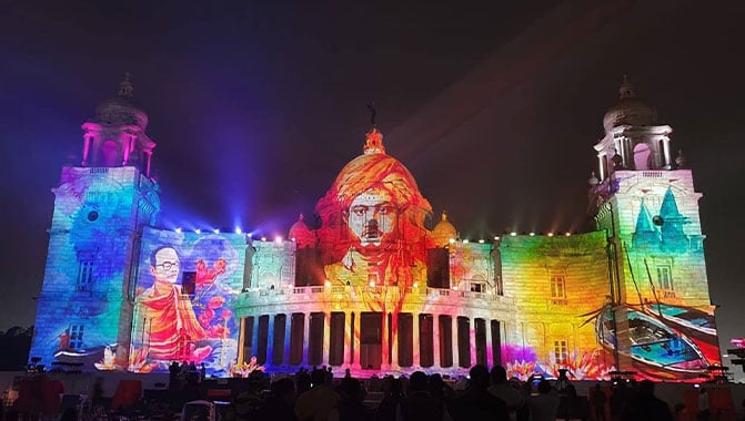 Enjoy Music & Light Show at the Victoria Memorial Palace